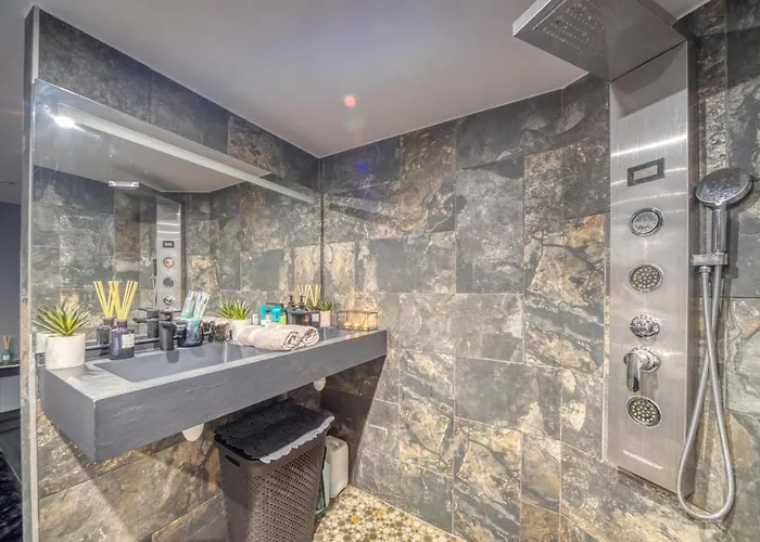 L'eden - Jacuzzi / Sauna Apartment *